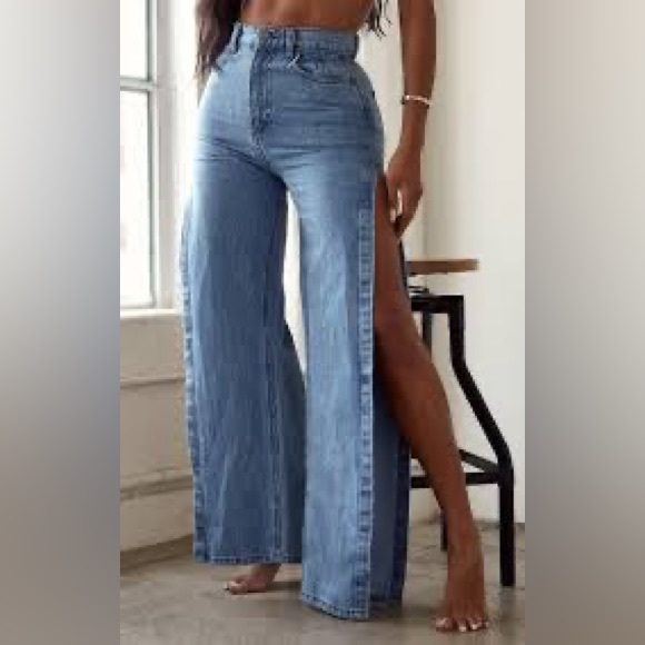 PrettyLittleThing Denim - Shape Vintage wash extreme split detail jean *sold out online,